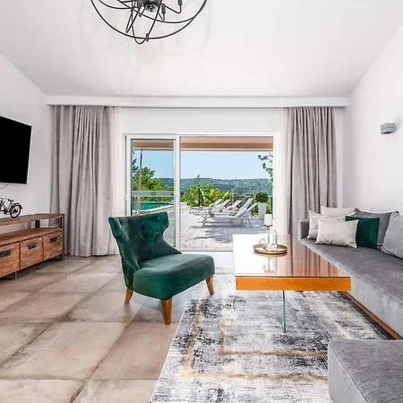 Harmony Haven Villa Celopeci