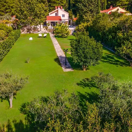 Harmony Haven Villa Celopeci